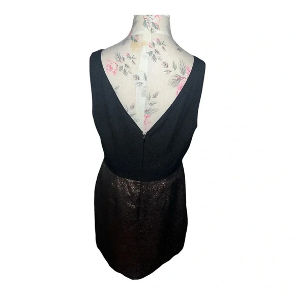 Lovely by Adrianna Papell Women’s Party Dress Size 12 Lace and Metallic - Picture 6 of 10